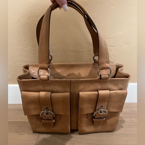 Coach Handbags - Coach Leather Shoulder Bag